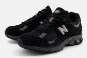 new-balance-2002r-gore-tex-protection-pack-black-1