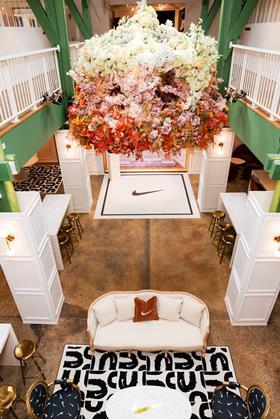 002_athlete-house-elevated-entryway