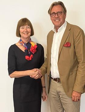 wa-mou_signature-picture