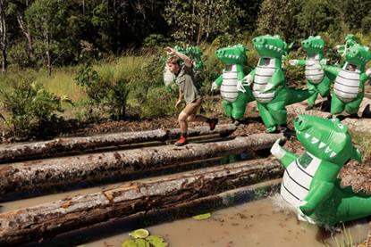 Robert_Irwin_vs._100_crocs_Log_Crossing
