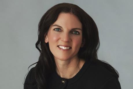 Kristin Bauer, Converse