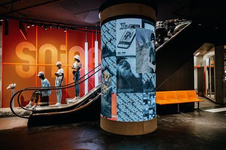 Snipes_Store_Schildergasse_Bank_Umkleiden-1-scaled