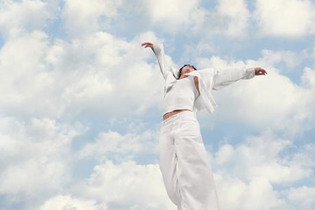 PANTONE 11-4201 Cloud Dancer