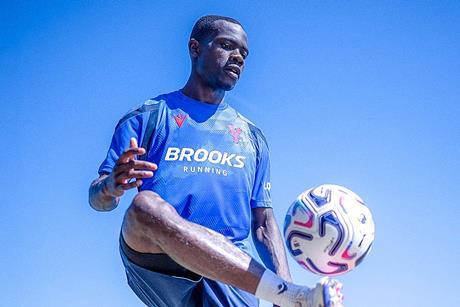 Brooks Running x Crystal Palace FC