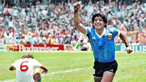 Maradona_vs_england