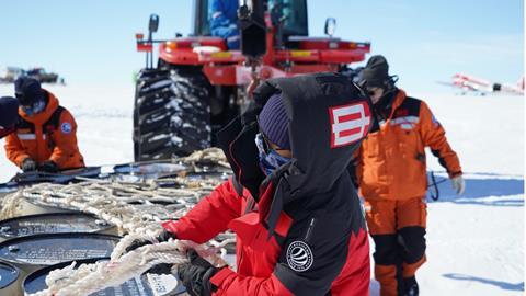 Bosideng sponsors Chinese Arctic missions