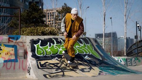 Skateboarder Elon-Shi