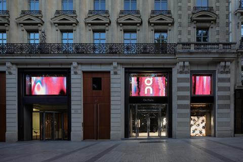 On-Runnning_Paris-Champs_Elysees_1803_JCLARK