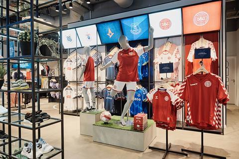 Hummel_flagship_store_bruuns_galleri_1