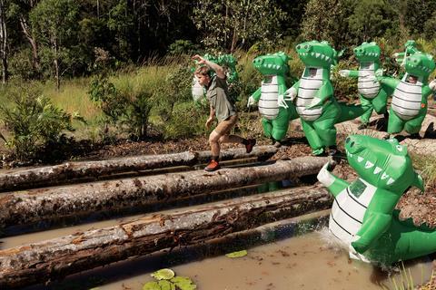 Robert_Irwin_vs._100_crocs_Log_Crossing