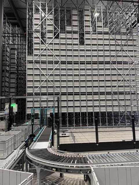 amer warehouse can 3