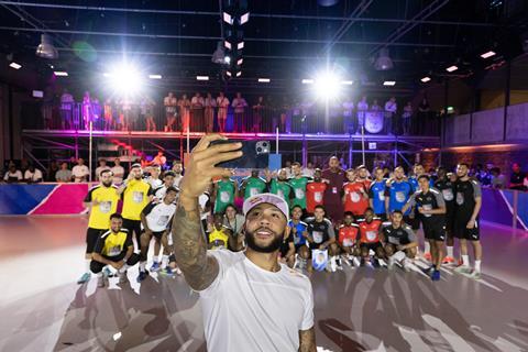 memphis_depay_at_red_bull_four_2_score