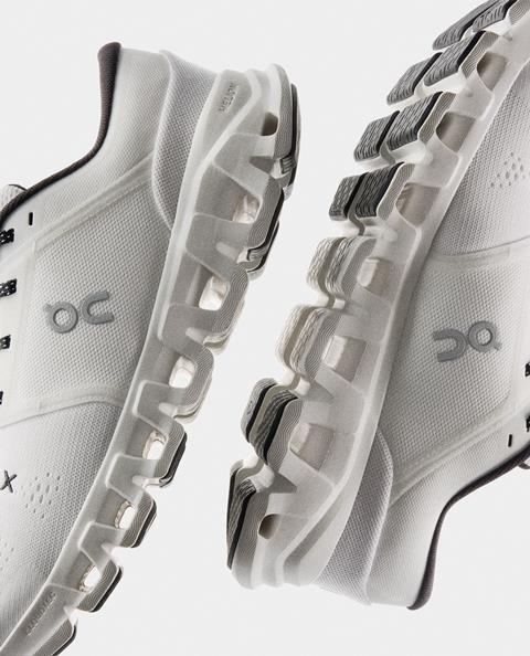 On’s Cloud X 5 midsole features CleanCloud